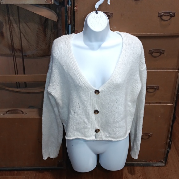 URBAN OUTFITTERS CROP sweater.  #5731 - Picture 2 of 7